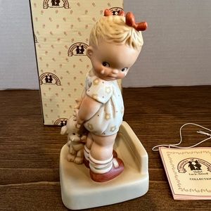 Memories of Yesterday-“Anyway, Fido loves me” figurine